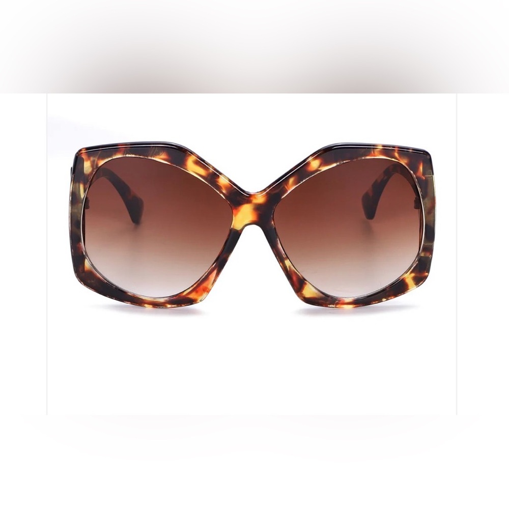 Tortoiseshell Oversized Women's Sunglasses - Dark Brown Lenses